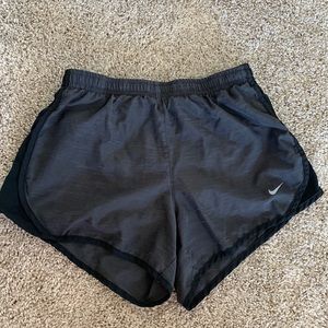 Size kids medium from Nike